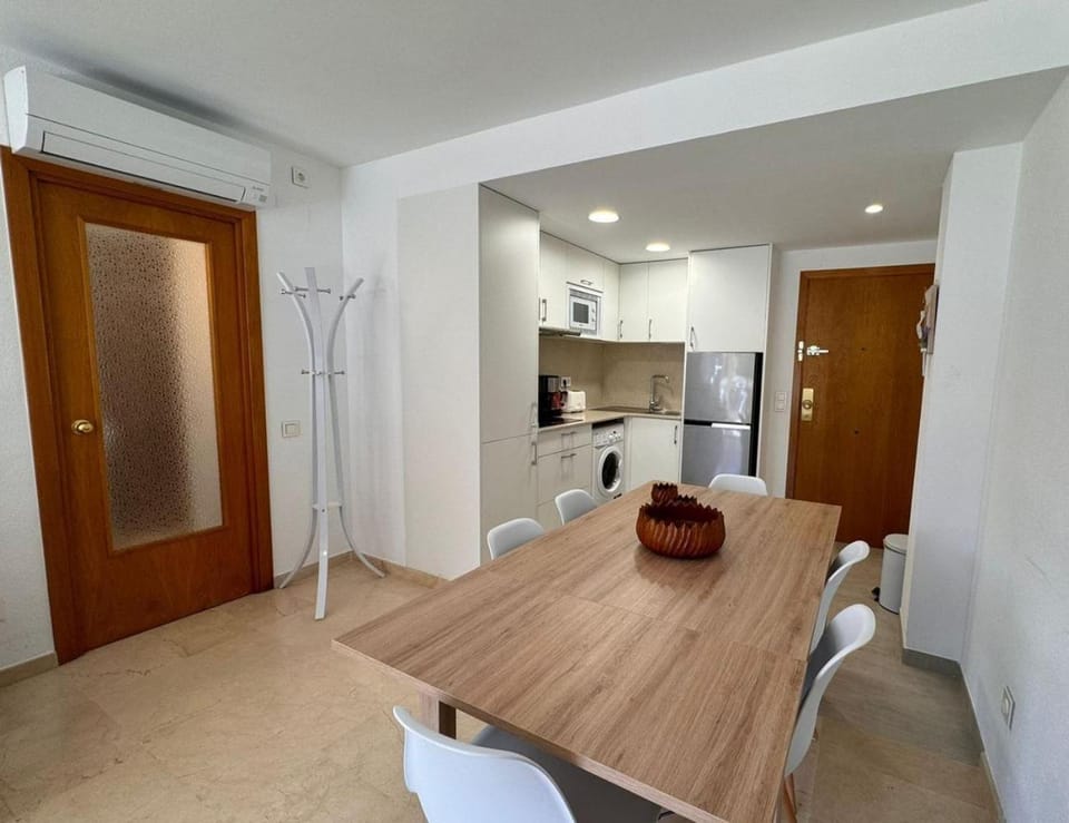 Dining area, kitchen