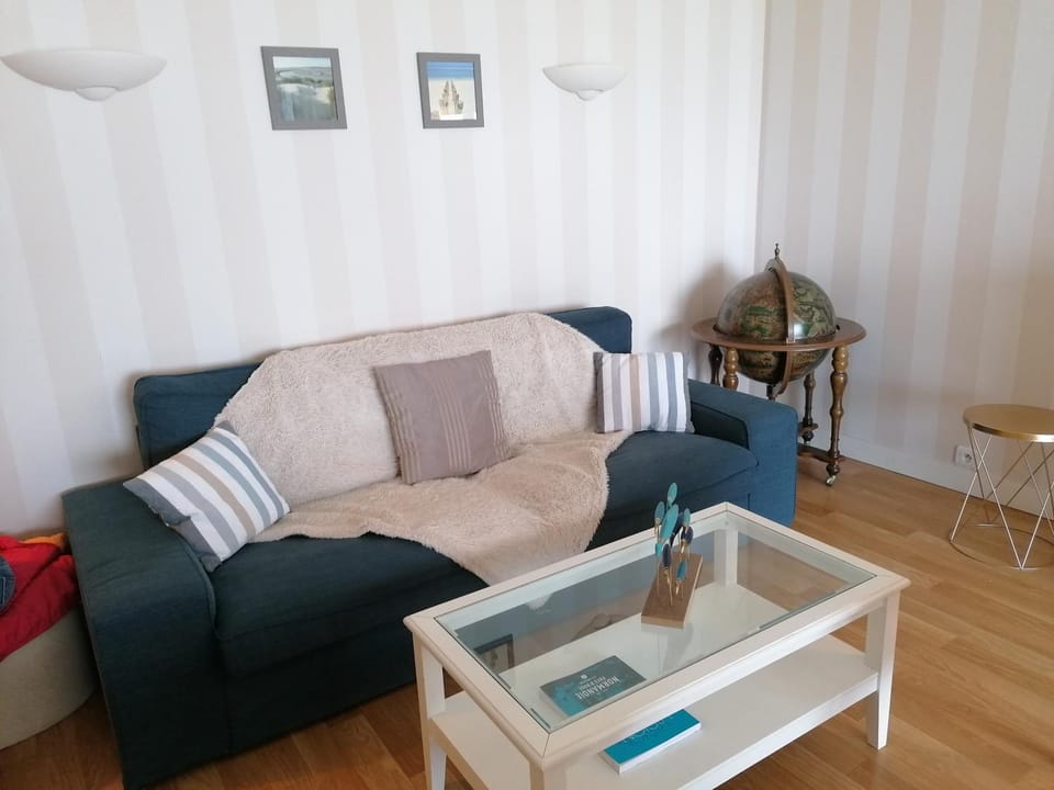 Living room, Decorative detail