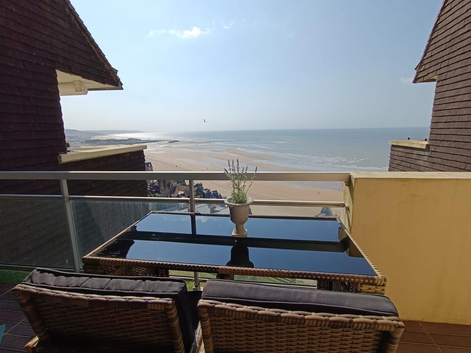 View (from property/room), Balcony/Terrace, Sea view