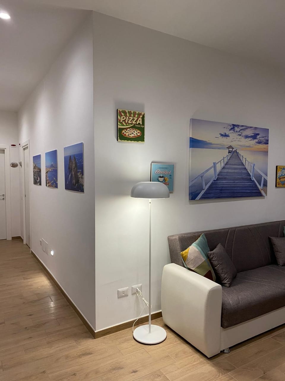 Communal lounge/ TV room, Living room, Seating area, Breakfast