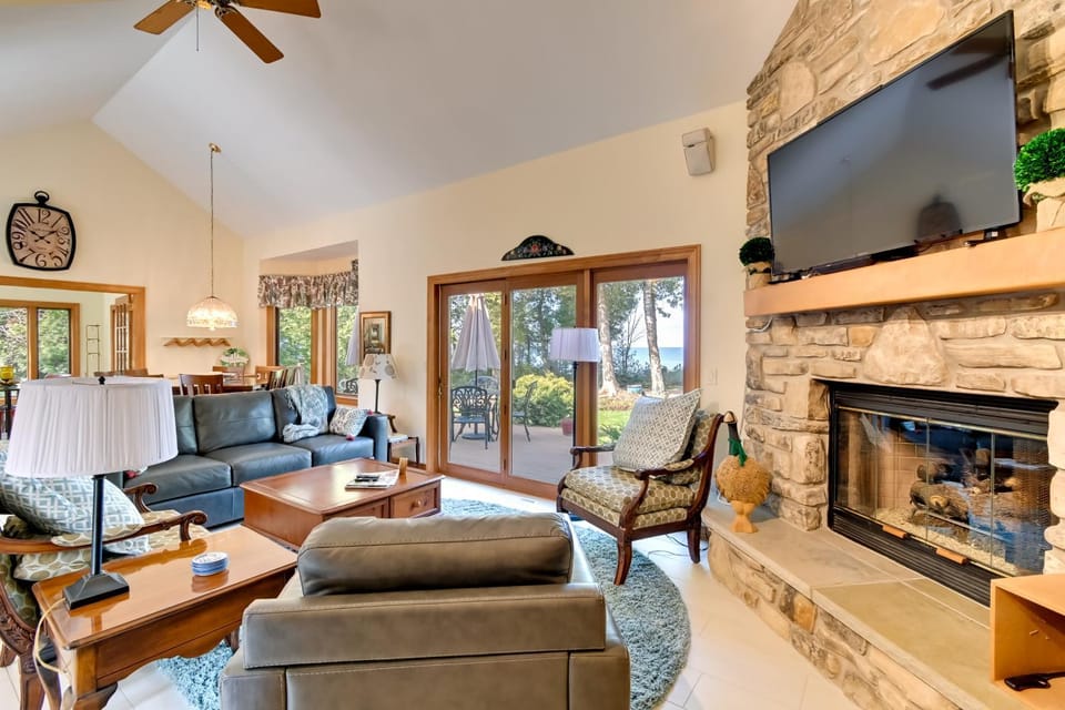 Egg Harbor Gem w/ High-Speed Fiber WiFi! House in Door County