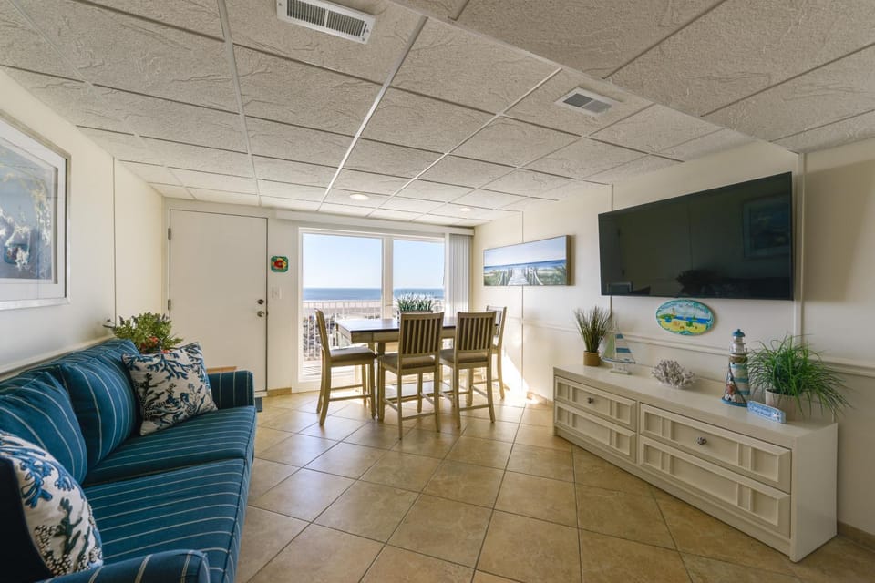 Stunning Beachfront Condo w/ Panoramic Ocean View House in Wildwood Crest
