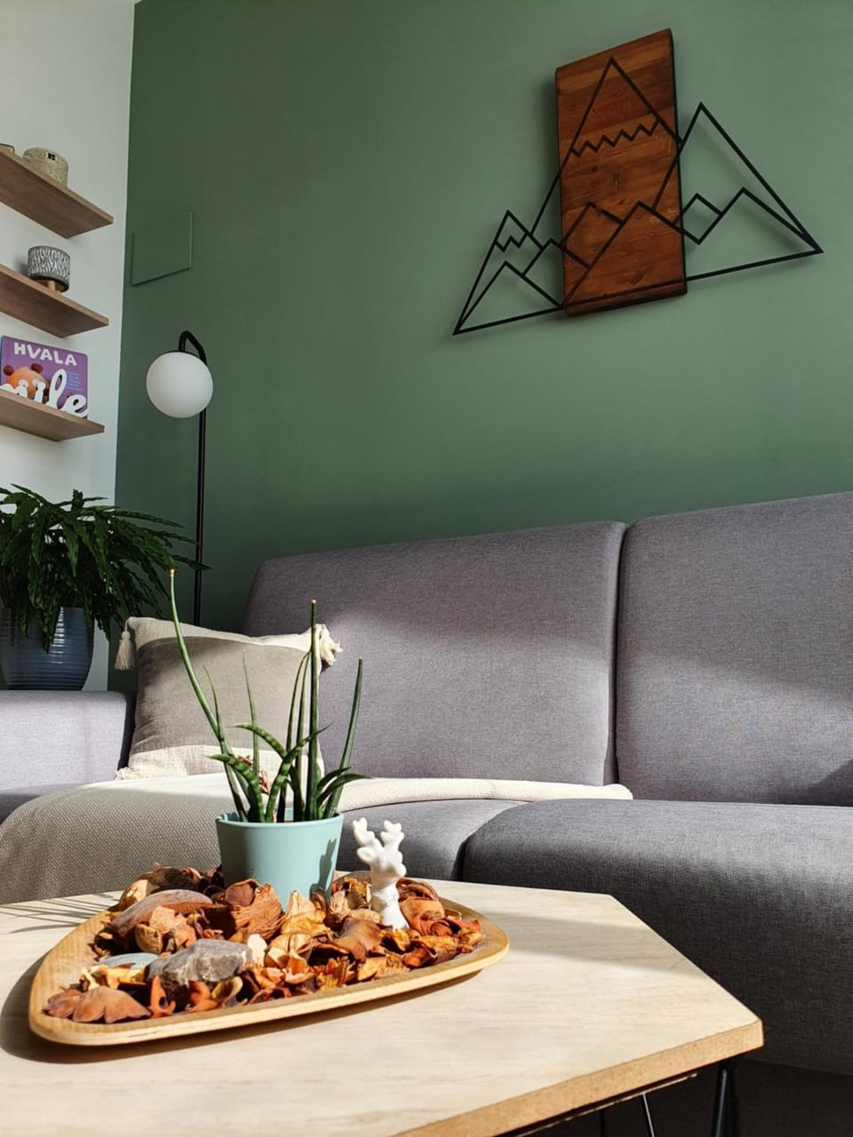 Living room, Decorative detail, Seating area