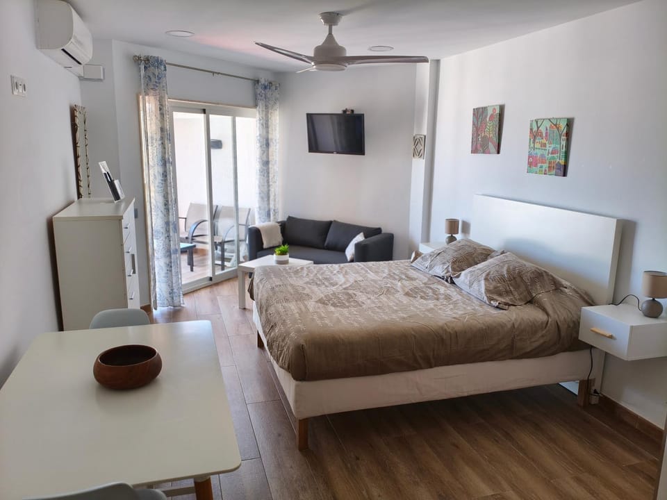 Apartamento Estudio en Chinasol Primera Línea Playa San Cristóbal Apartment in Costa Tropical