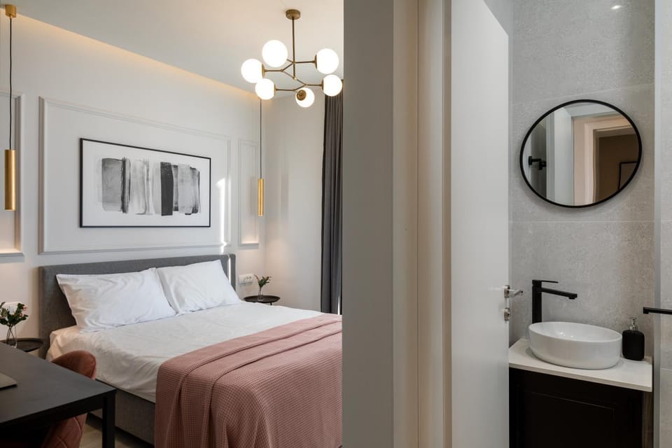 Bed, Bathroom