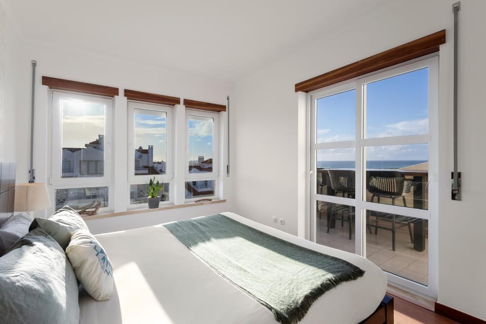 Bed, View (from property/room), Balcony/Terrace, Photo of the whole room, Bedroom, Sea view
