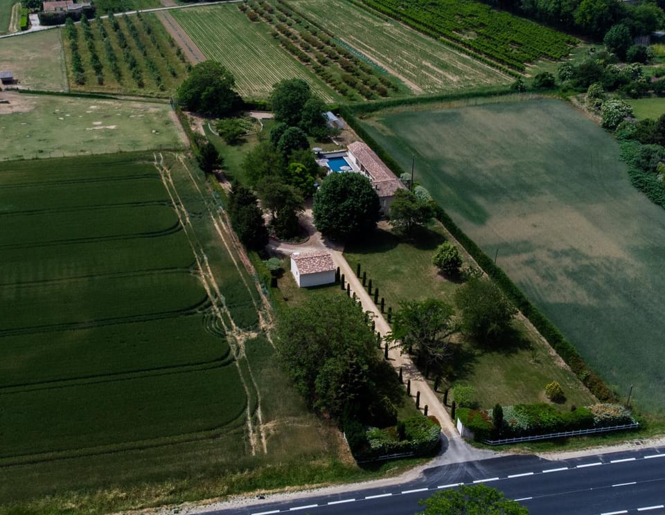 Property building, Facade/entrance, Garden, Parking