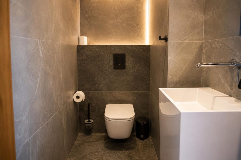 Toilet, Bathroom