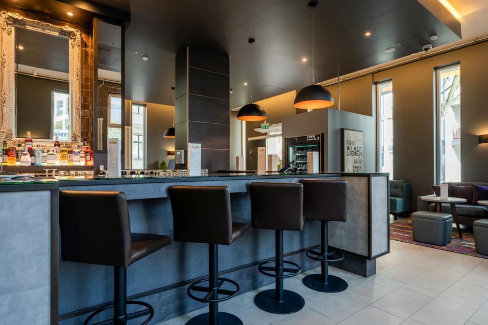 Lounge or bar