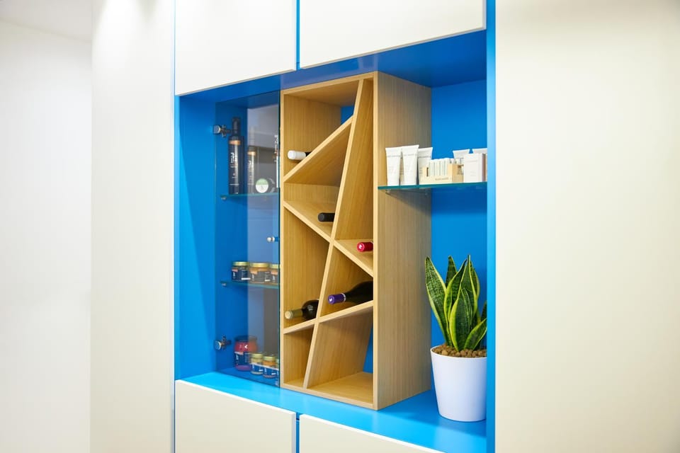 Shopping Area, Drinks, Alcoholic drinks