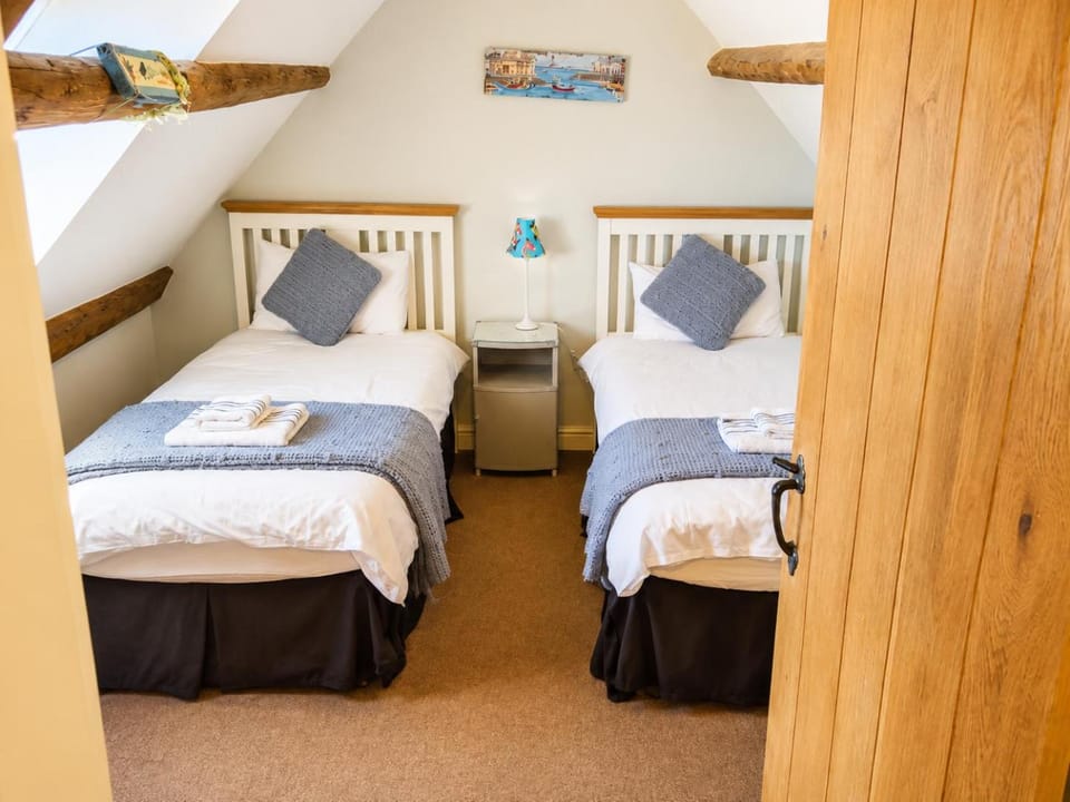 Whitby Sea View Cottage Prime Historic Old Town Location House in England