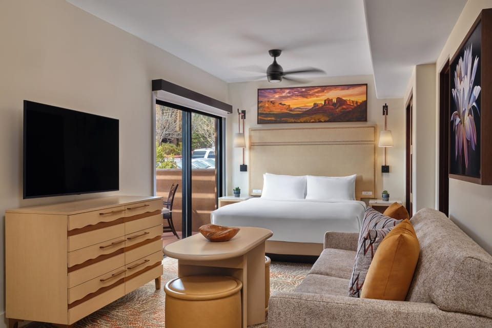Bed, Living room