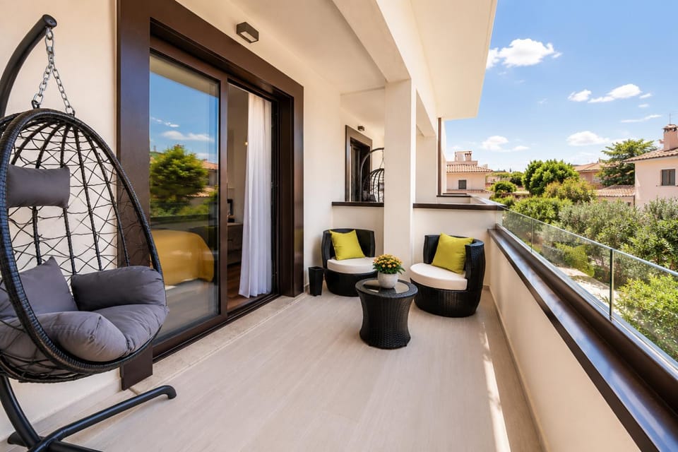 Property building, Balcony/Terrace