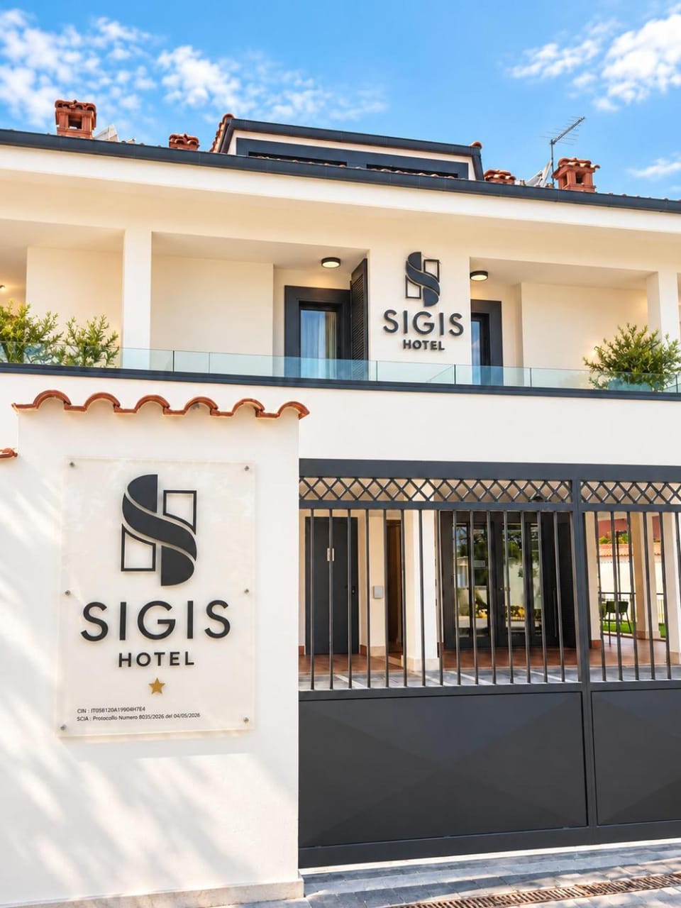 Property building, Property logo or sign, Summer, View (from property/room), Logo/Certificate/Sign, Street view
