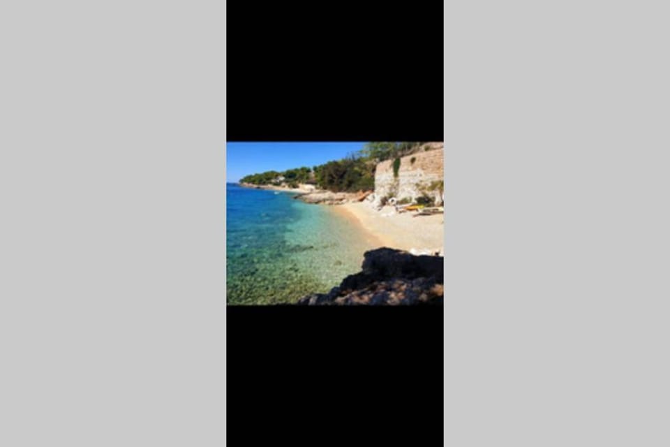 Ladovina, Relaxing Enviroment with a Modern Apartment in a Old Stone House Apartment in Dubrovnik-Neretva County