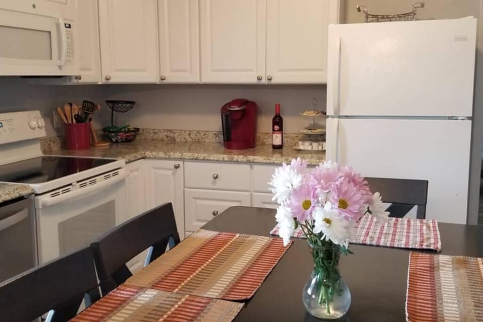 Lakehouse has Spectacular View plus Easy Access! Apartment in Arkansas