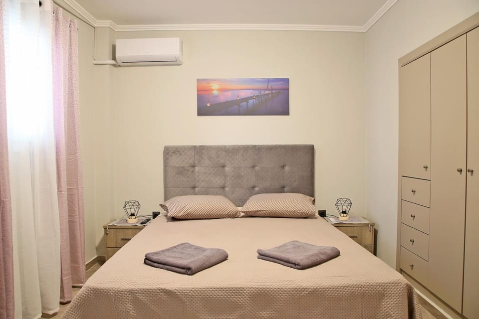 Johns Cozy apartments -10 min from Athens Airport Self Check-In! Apartment in East Attica Regional Unit, Greece