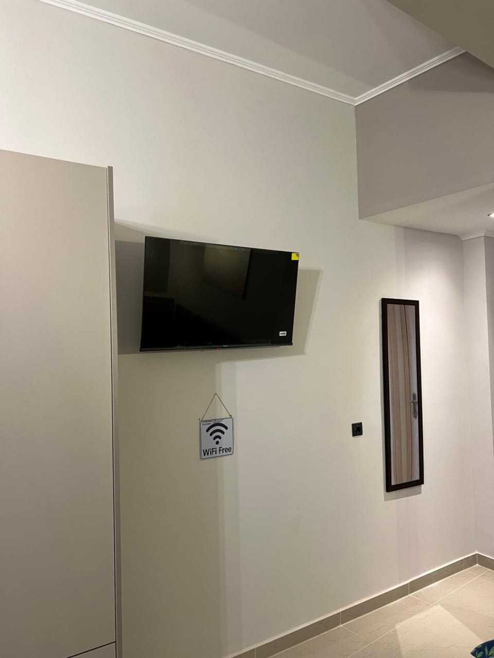 Johns Cozy apartments -10 min from Athens Airport Self Check-In! Apartment in East Attica Regional Unit, Greece