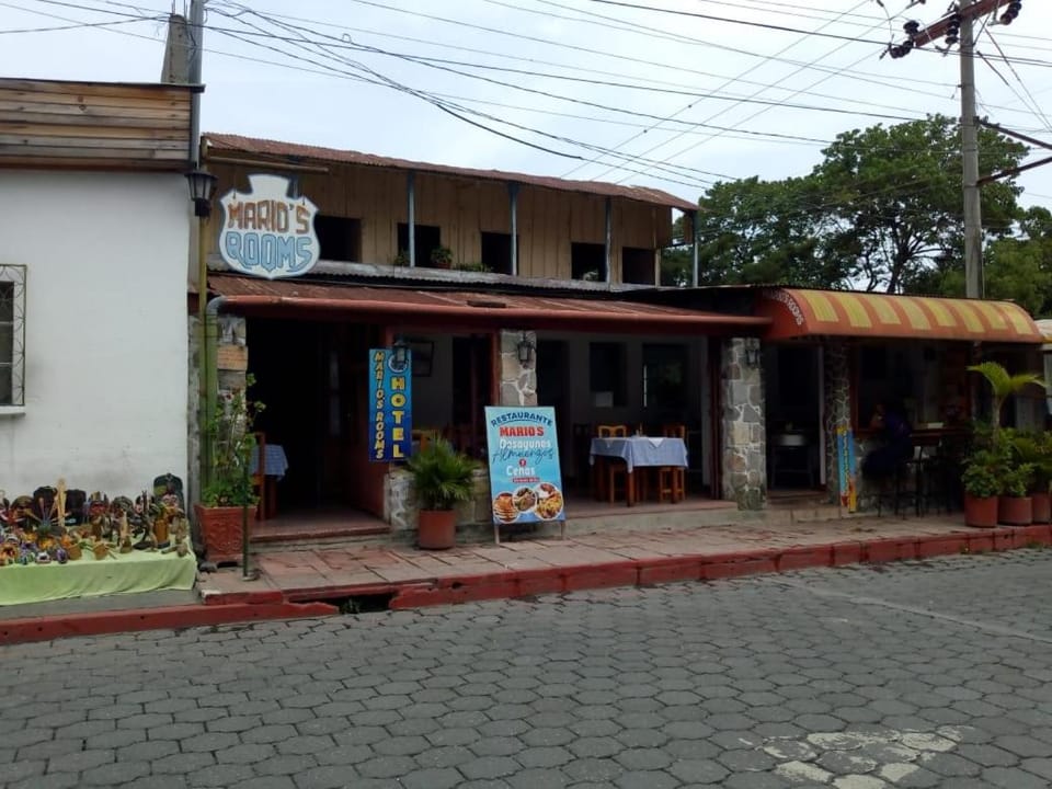 Hostal Mario's Rooms Hotel in Panajachel
