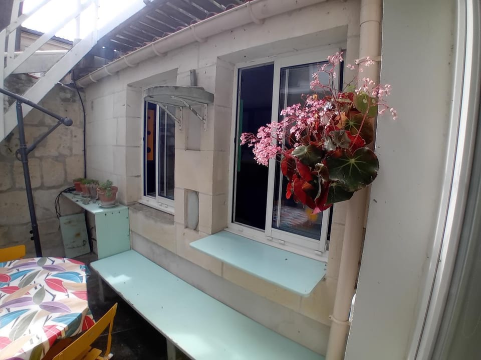 Les Volets Bleus T3 de 80 m2 patio privatif Apartment in Nouvelle-Aquitaine