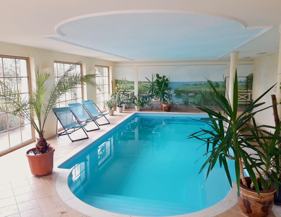 Ein Bett im Kornfeld - Haus Morgensonne - mit Innenpool Apartment in Mecklenburgische Seenplatte