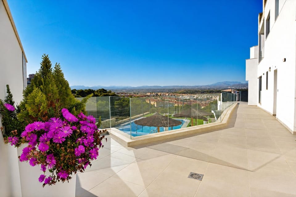 Mountain view, Pool view, Swimming pool