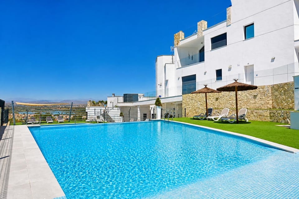 Property building, Swimming pool, sunbed