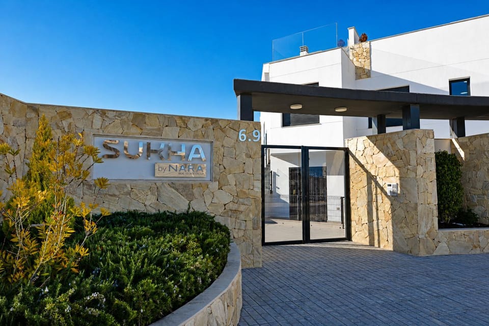 Property building, Facade/entrance