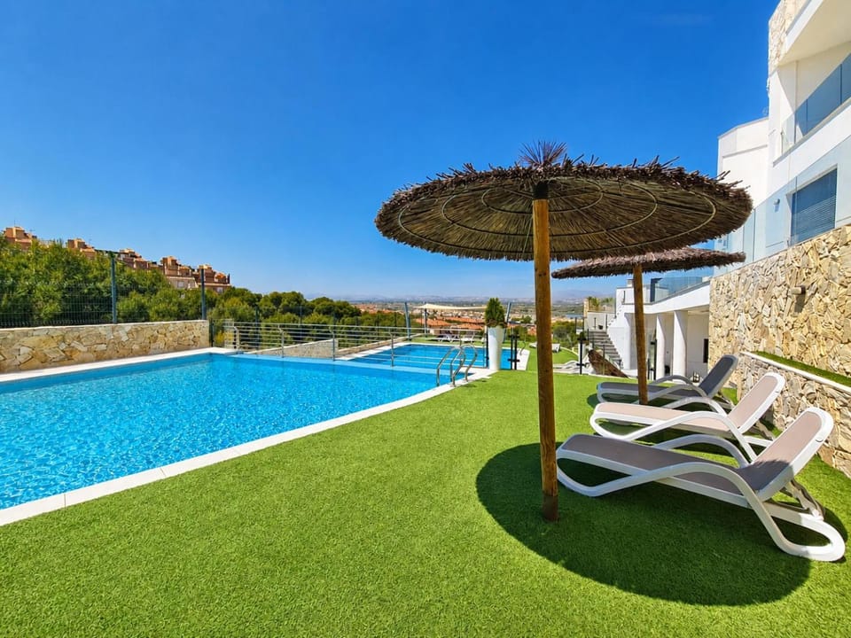 Pool view, Swimming pool, sunbed
