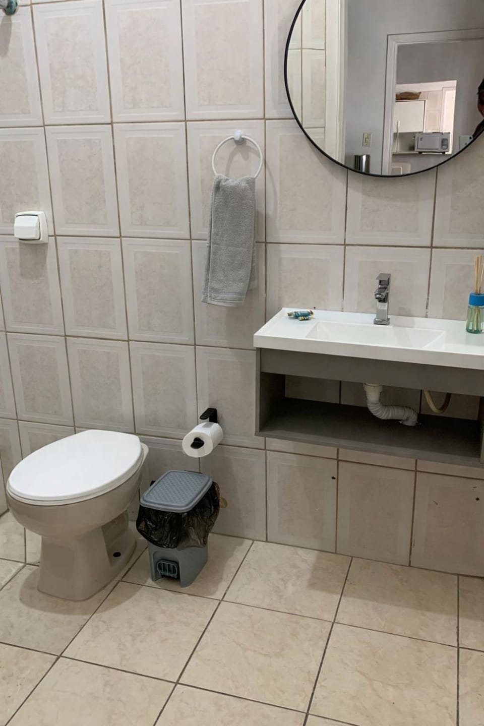Apto na Enseada- 3 quadras da praia da enseada Apartment in State of São Paulo