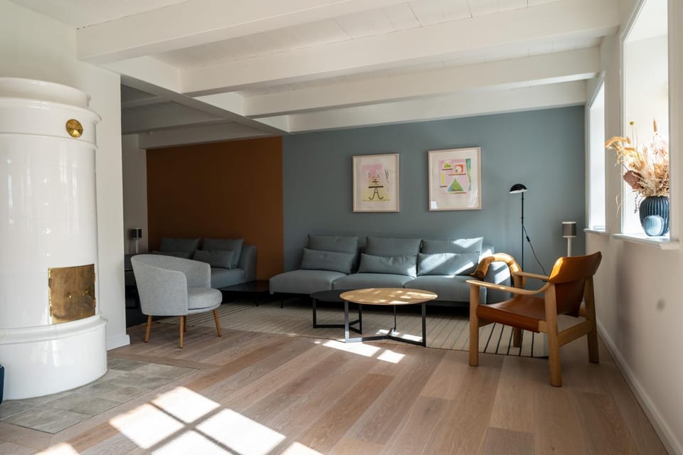 Living room, Seating area