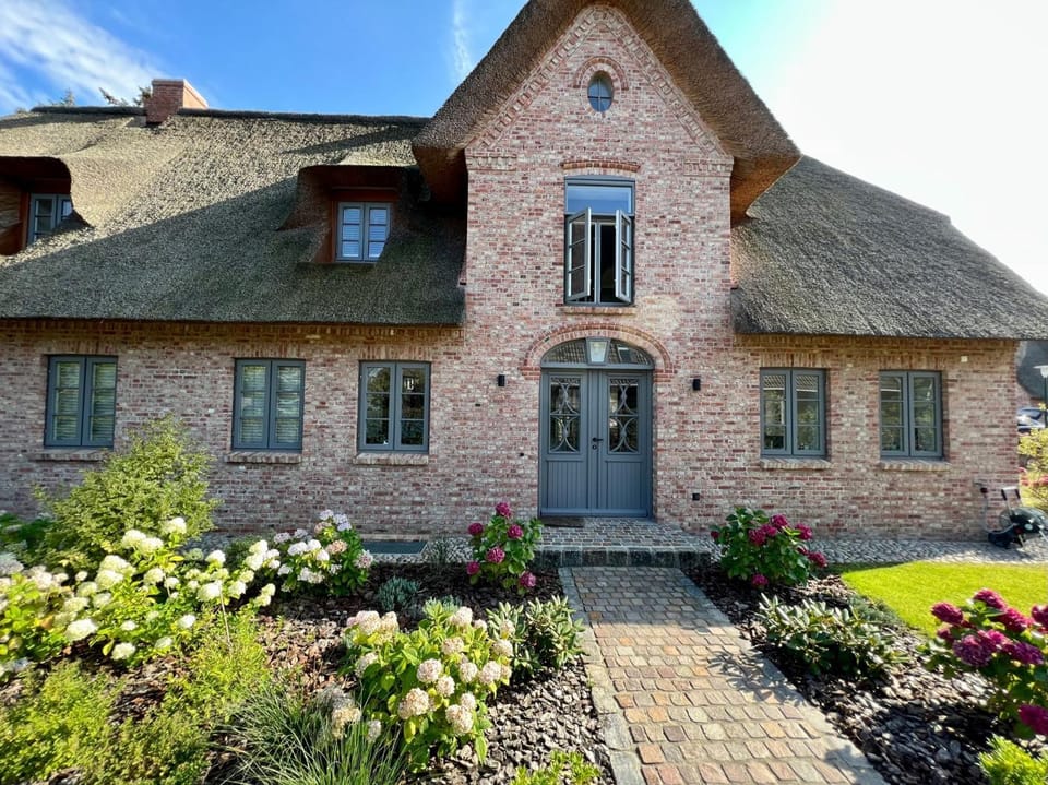 Property building, Garden view