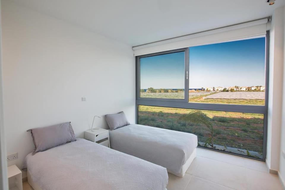 The White H Villa, Protaras, Fresh and Peaceful Villa in Paralimni