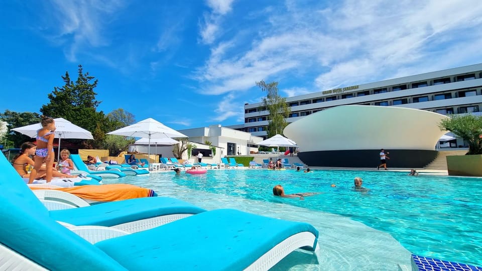 Swimming pool