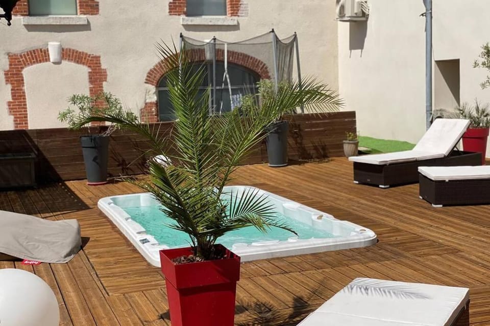 Loft 10 personnes centre de Blois avec jacuzzi Villa in Blois
