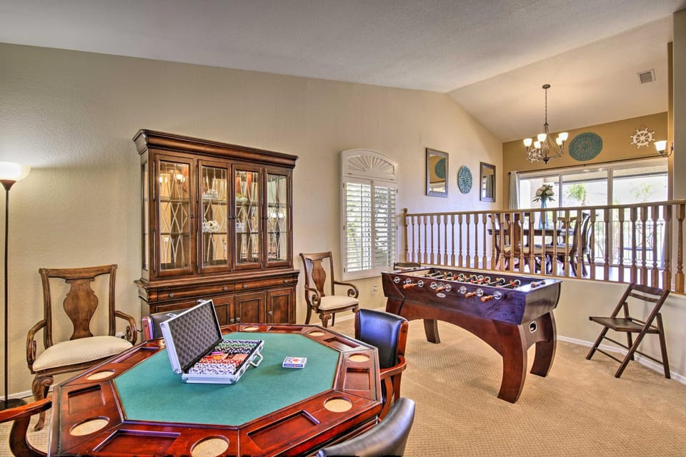 Boat Dock, Game Room! Lakefront Glendale Getaway House in Glendale