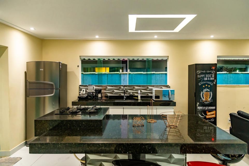 Kitchen or kitchenette, Communal kitchen