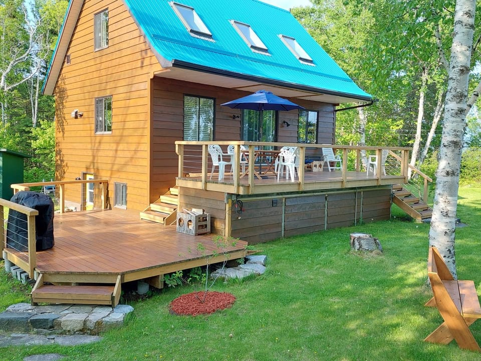 Property building, Patio, Balcony/Terrace