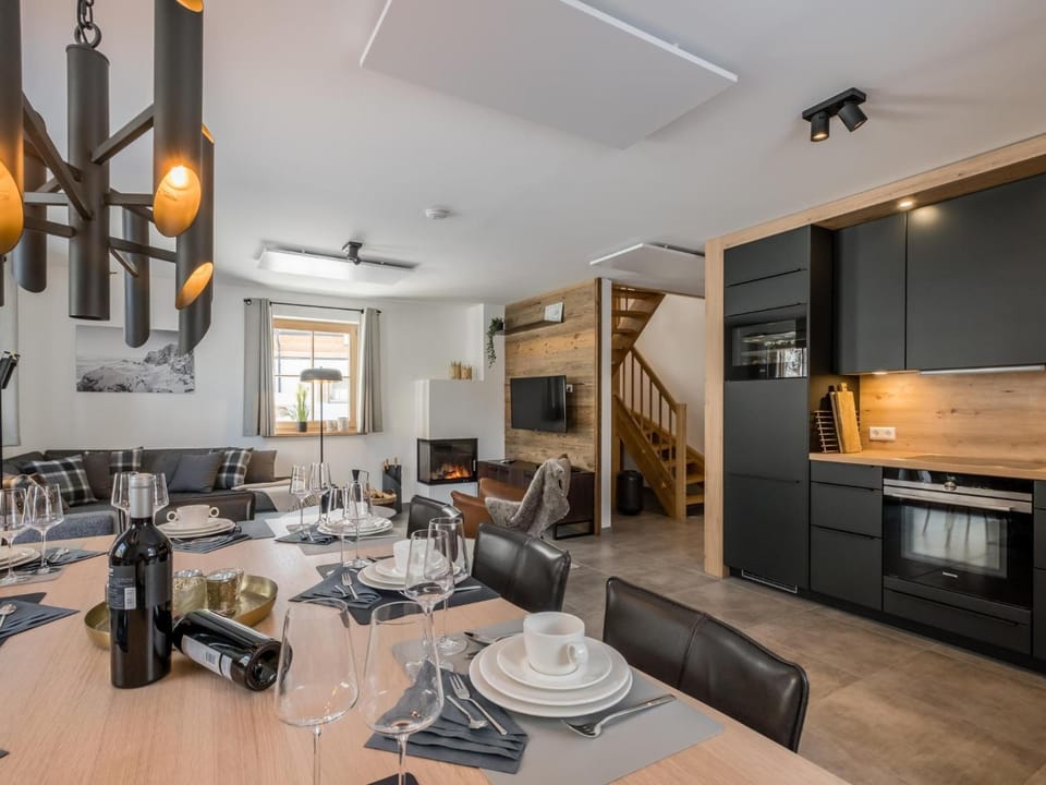 Living room, Dining area