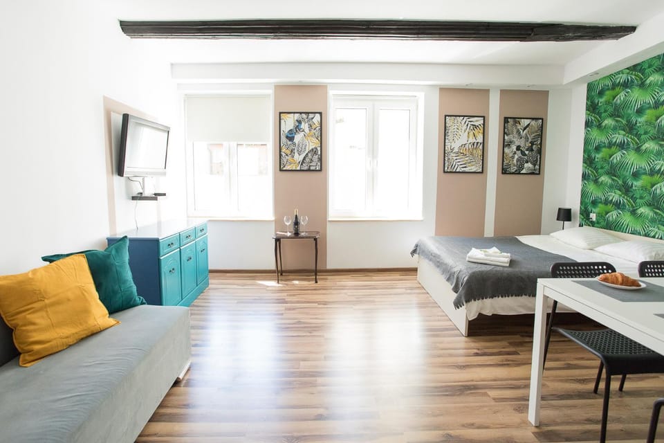 Living room, Bedroom