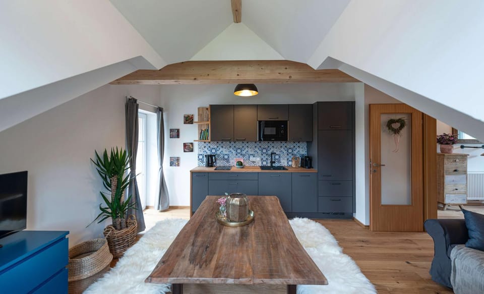 Kitchen or kitchenette, Living room