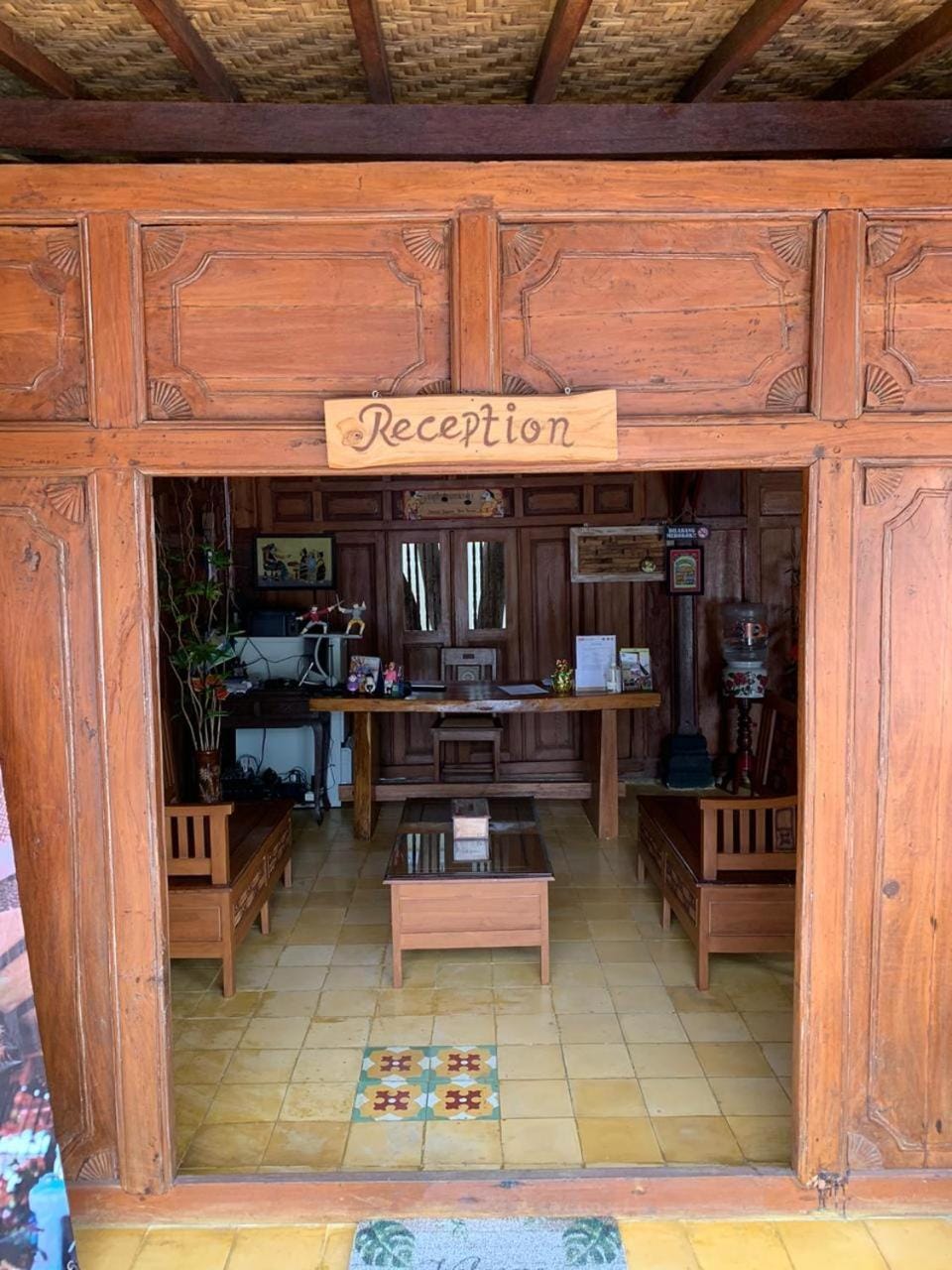 Facade/entrance