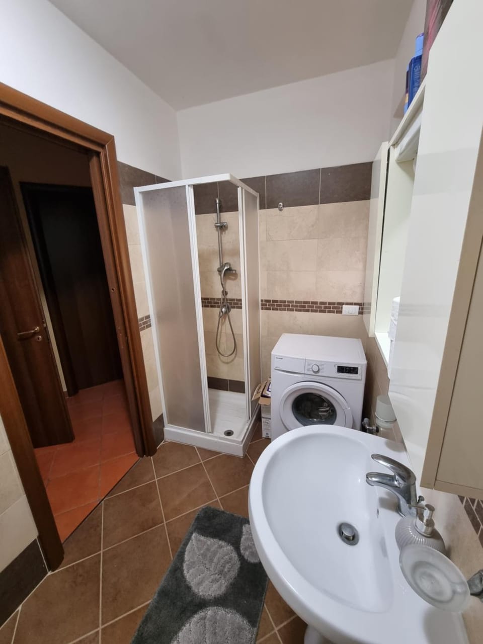 Toilet, Bathroom, washing machine