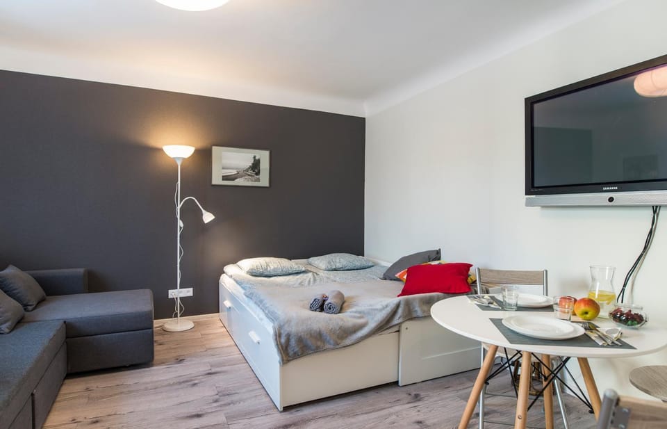 Communal lounge/ TV room, TV and multimedia, Living room, Photo of the whole room, Seating area