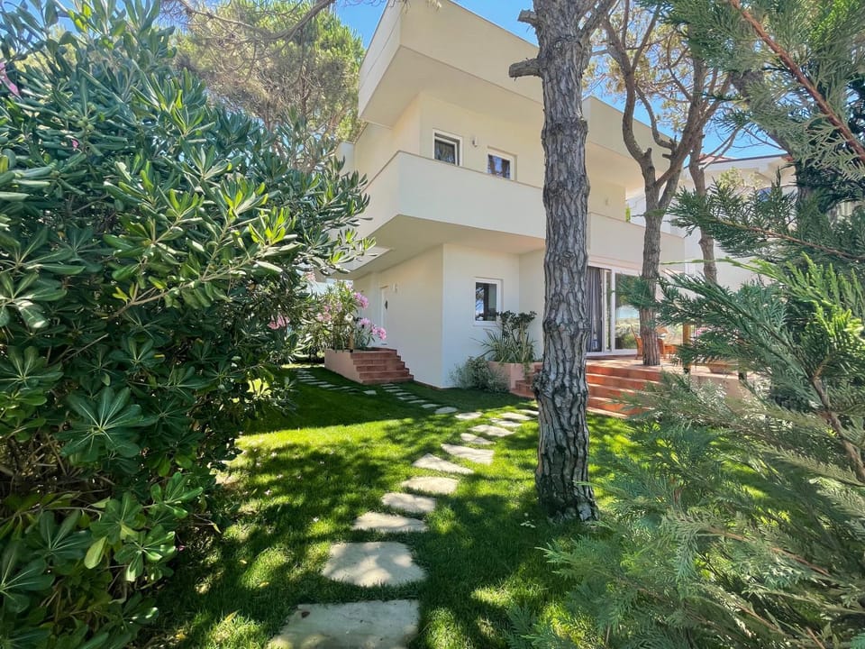 Property building, Garden