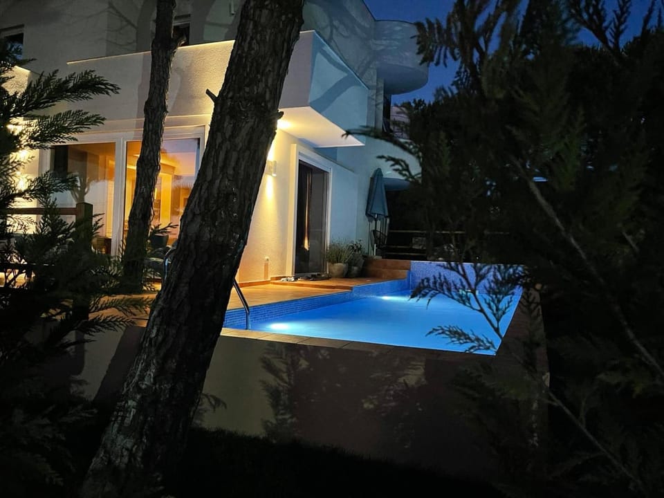 Night, Swimming pool