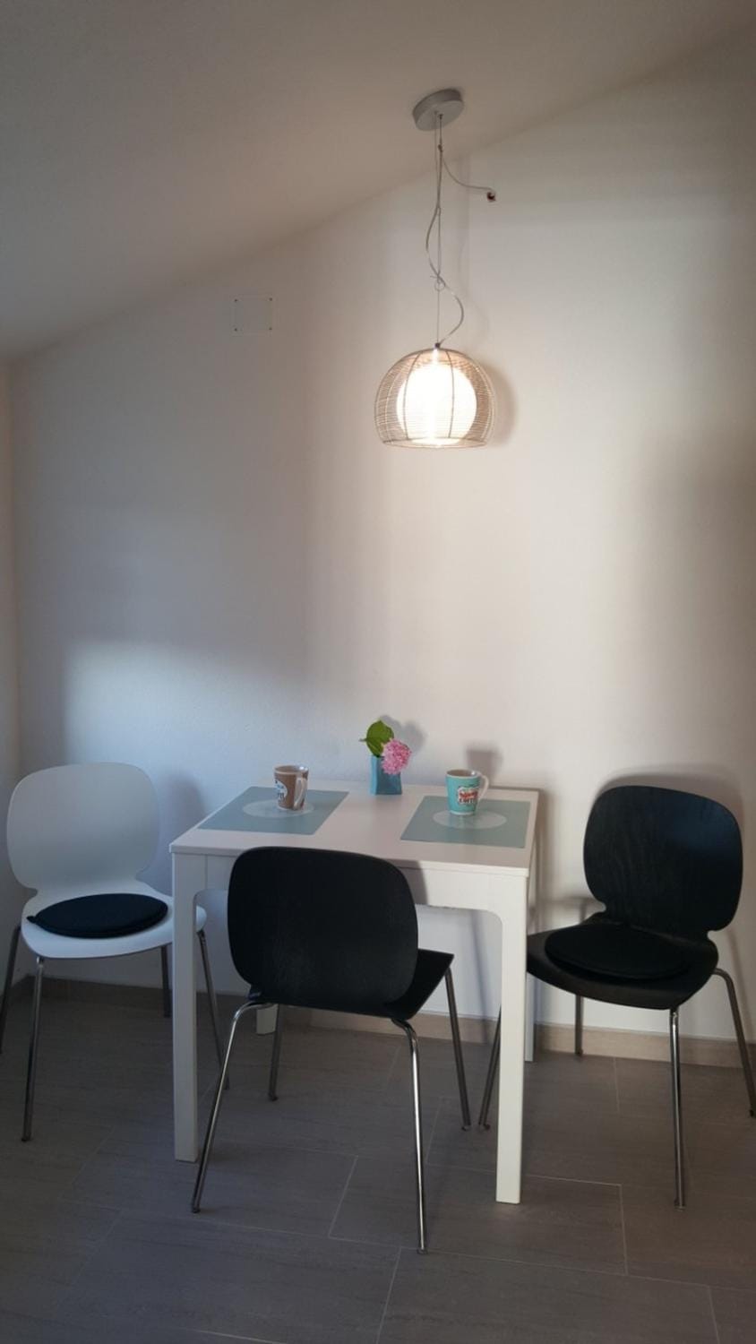 Seating area, Dining area
