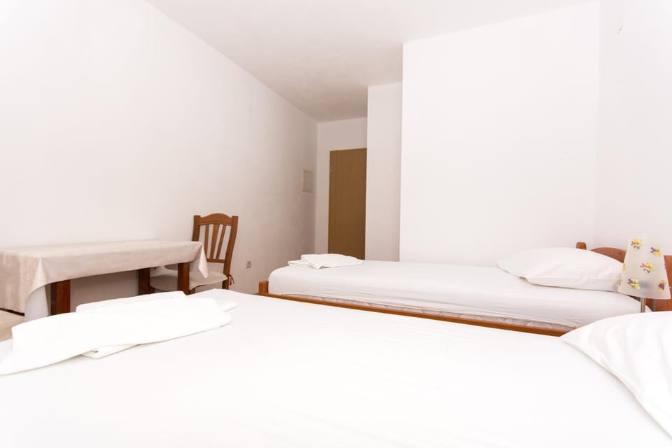 Martina Apartment in Okrug Gornji