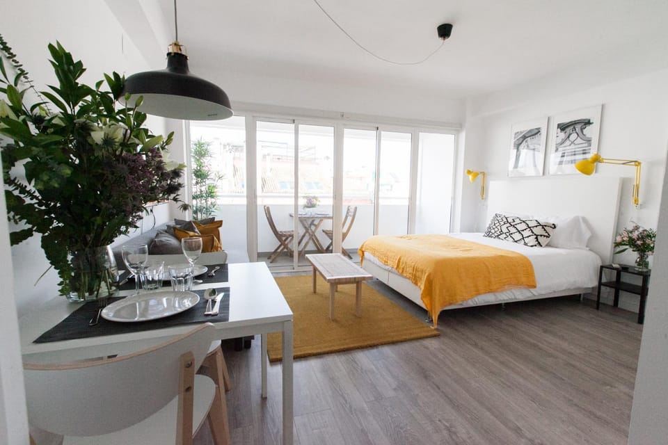 Photo of the whole room, Bedroom
