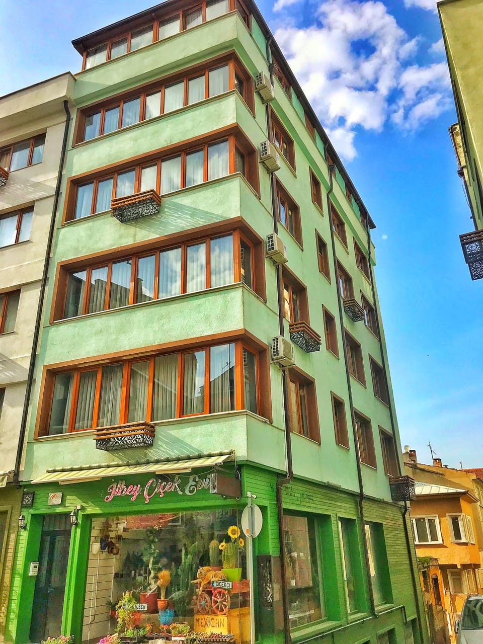 Property building, Day